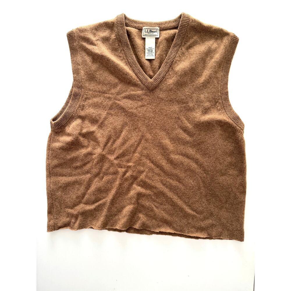 L.L. Bean Sweater Vest Mens M Tan 100% Lambswool Knit V Neck Pullover Sleeveless
